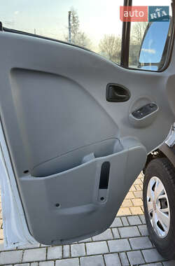 Грузовой фургон Renault Master 2008 в Торчине