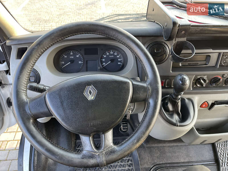 Грузовой фургон Renault Master 2008 в Торчине