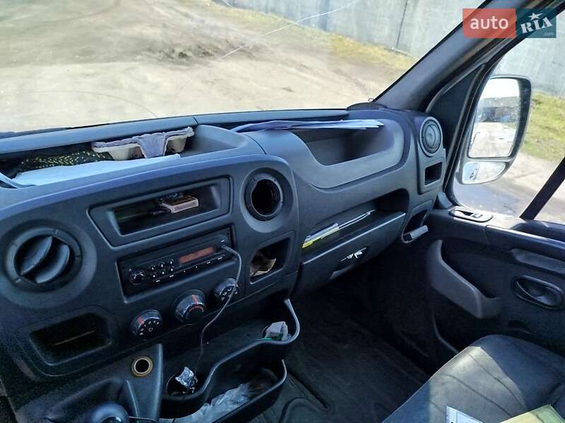 Вантажний фургон Renault Master 2011 в Конотопі