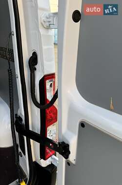 Грузовой фургон Renault Master 2021 в 