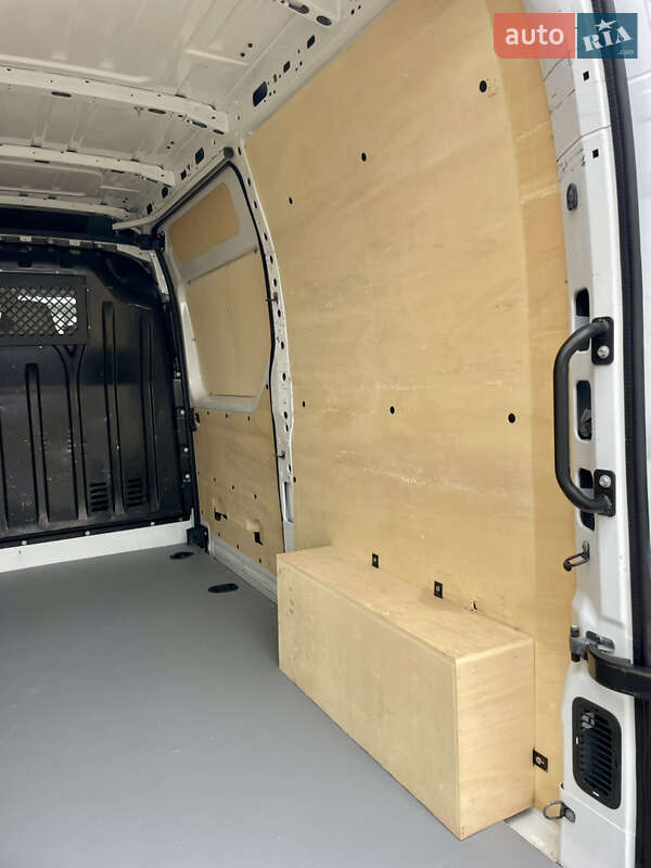 Грузовой фургон Renault Master 2020 в Луцке