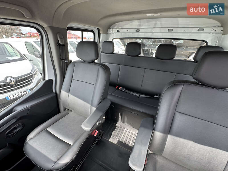 Вантажопасажирський фургон Renault Master 2020 в Києві