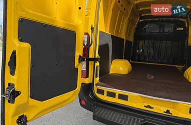 Грузовой фургон Renault Master 2017 в 