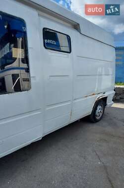 Грузовой фургон Renault Master 1992 в 