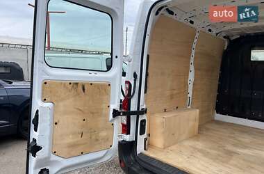 Вантажний фургон Renault Master 2018 в 