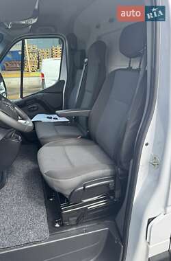Грузовой фургон Renault Master 2021 в 