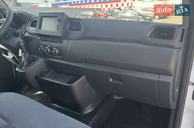 Грузовой фургон Renault Master 2022 в 