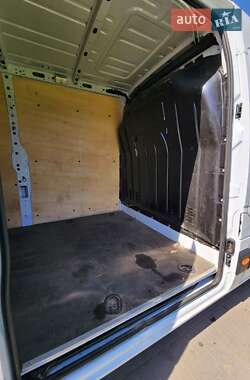 Вантажний фургон Renault Master 2018 в 