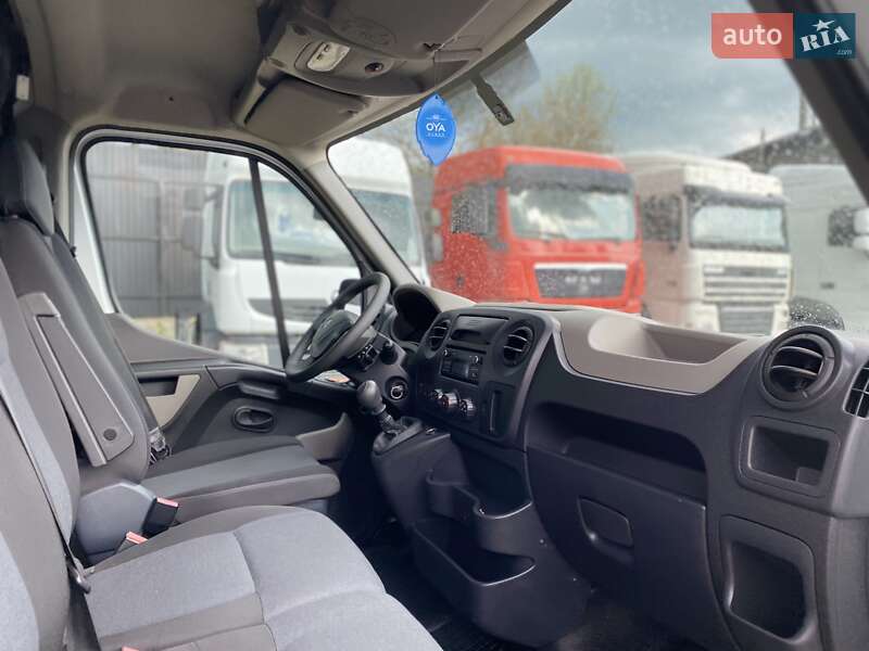 Вантажний фургон Renault Master 2018 в Хусті