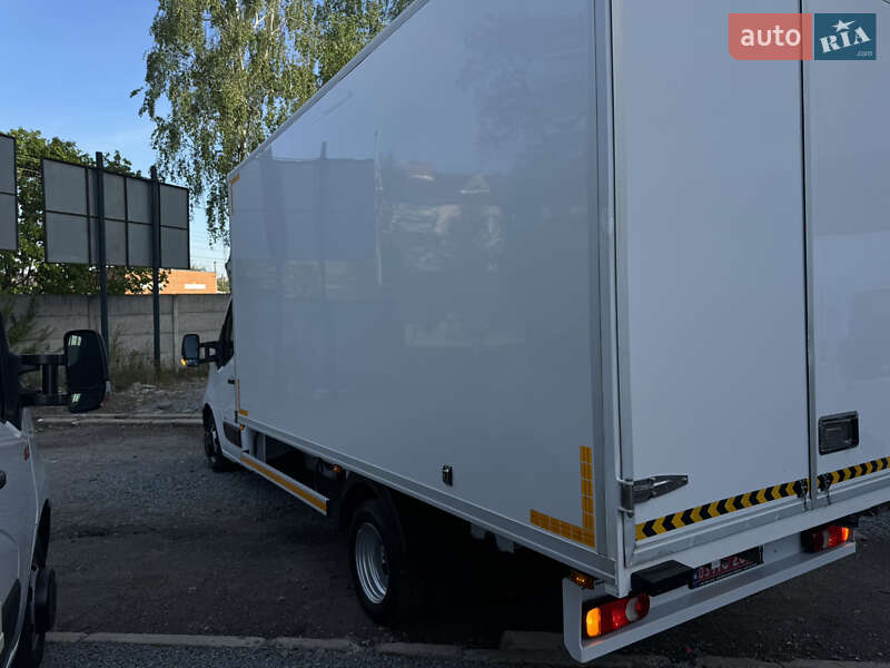 Вантажний фургон Renault Master 2019 в Рівному