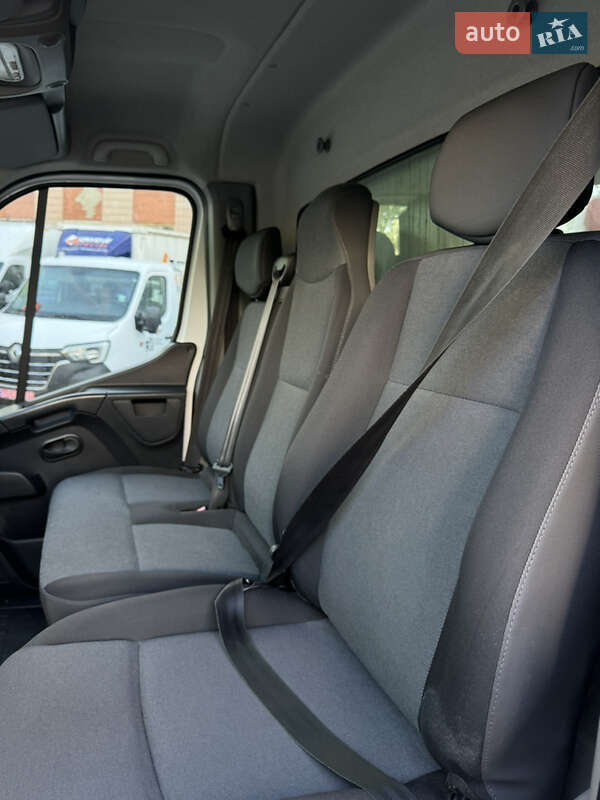 Вантажний фургон Renault Master 2019 в Рівному