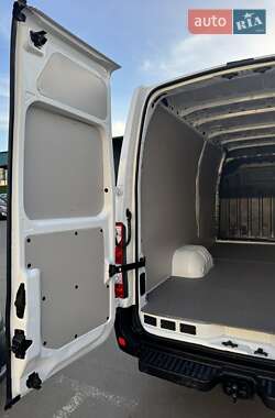 Грузовой фургон Renault Master 2020 в 
