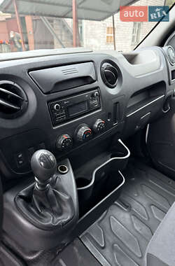 Грузовой фургон Renault Master 2016 в 