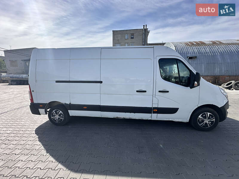 Вантажний фургон Renault Master 2017 в Рівному