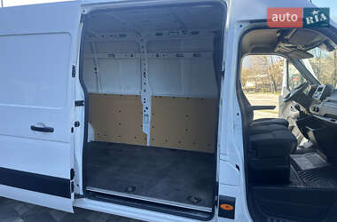 Грузовой фургон Renault Master 2021 в 
