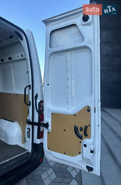 Грузовой фургон Renault Master 2021 в 