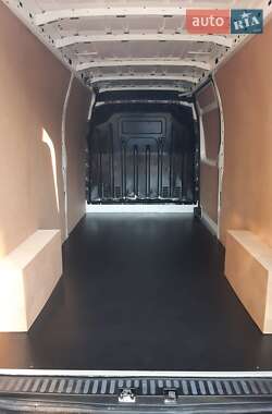 Грузовой фургон Renault Master 2018 в 