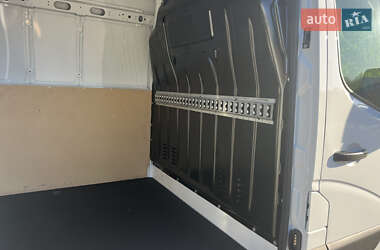Грузовой фургон Renault Master 2022 в 