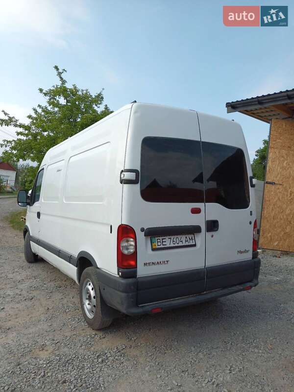 Вантажний фургон Renault Master 2009 в Умані