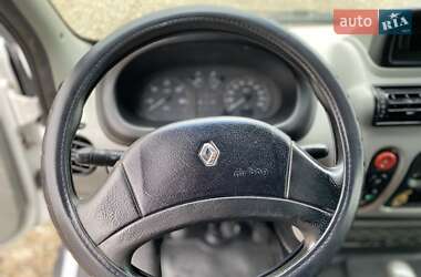 Вантажний фургон Renault Master 2003 в 