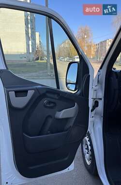 Вантажопасажирський фургон Renault Master 2018 в 