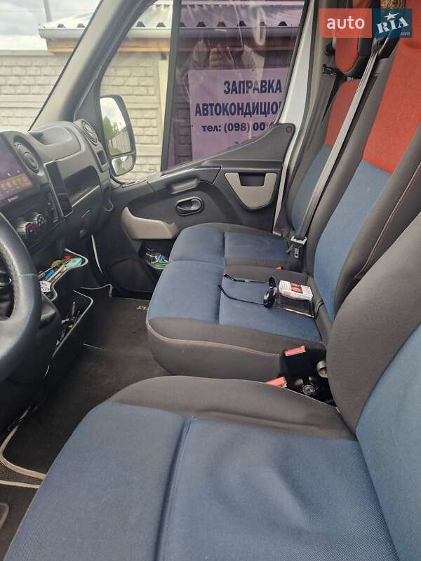 Вантажний фургон Renault Master 2018 в Черкасах