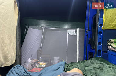 Вантажопасажирський фургон Renault Master 2001 в 