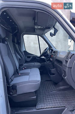 Вантажний фургон Renault Master 2016 в 