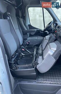 Вантажний фургон Renault Master 2016 в 
