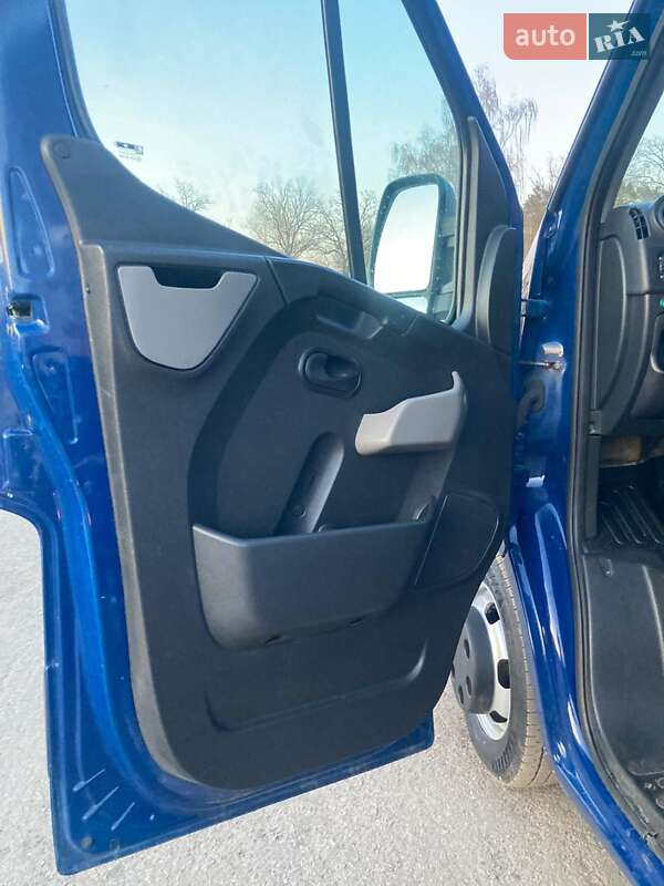 Автовоз Renault Master 2012 в Ківерцях