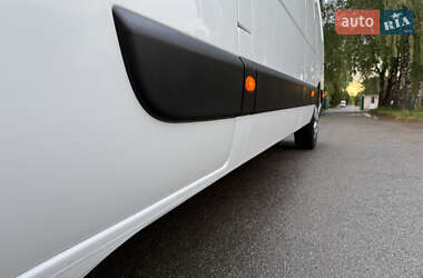 Вантажний фургон Renault Master 2021 в 