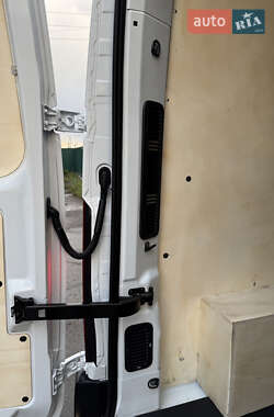 Вантажний фургон Renault Master 2021 в 