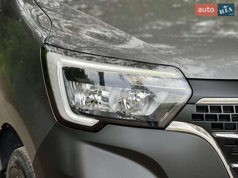 Вантажний фургон Renault Master 2021 в Дубні