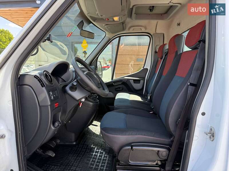 Автовоз Renault Master 2016 в Ровно