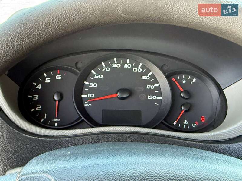 Автовоз Renault Master 2016 в Ровно