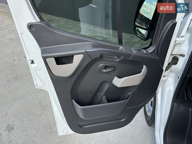 Вантажний фургон Renault Master 2013 в Києві