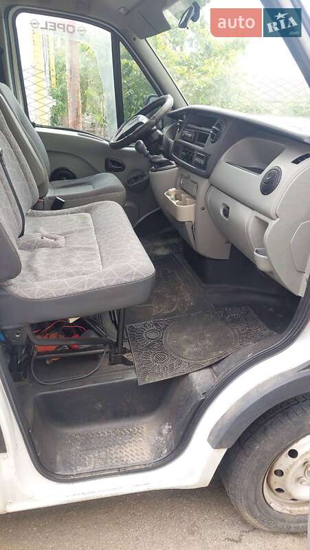 Вантажний фургон Renault Master 2006 в Запоріжжі