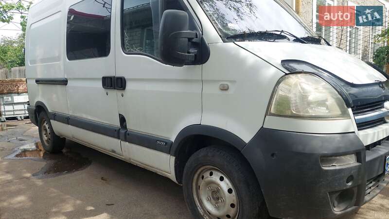 Вантажний фургон Renault Master 2006 в Запоріжжі