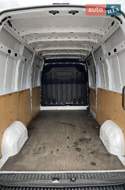 Вантажний фургон Renault Master 2021 в 