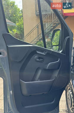 Грузовой фургон Renault Master 2022 в 