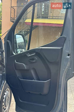 Грузовой фургон Renault Master 2022 в 