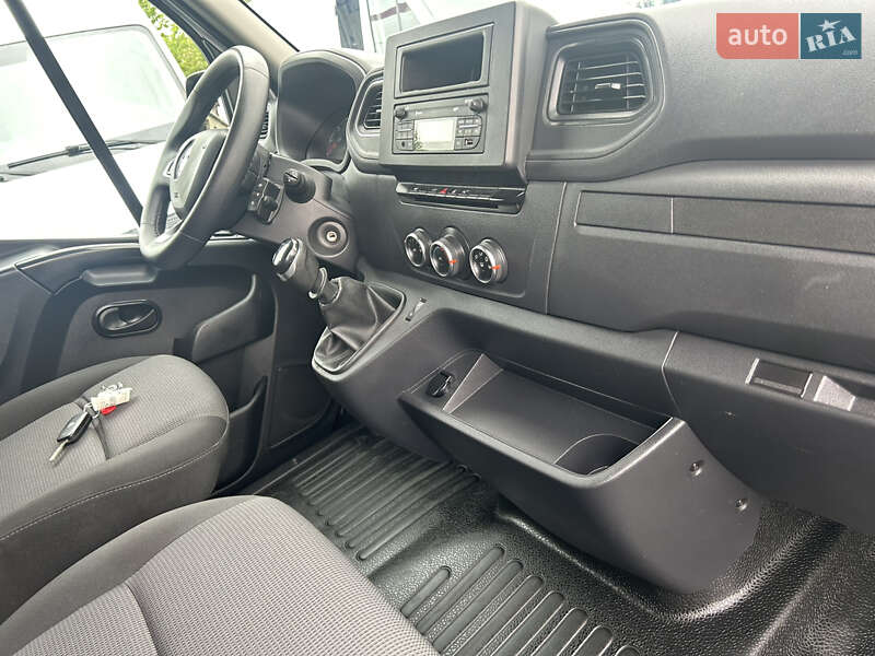 Вантажний фургон Renault Master 2020 в Хусті