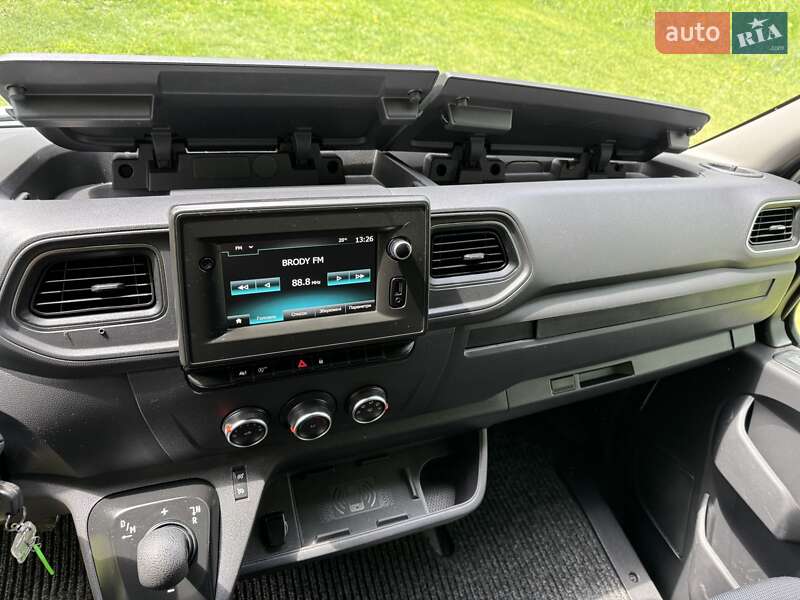 Вантажний фургон Renault Master 2021 в Радивиліві