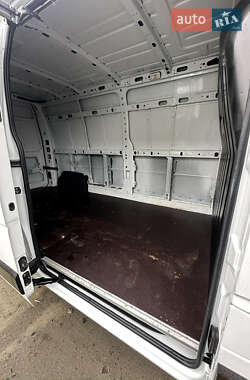 Вантажний фургон Renault Master 2020 в 
