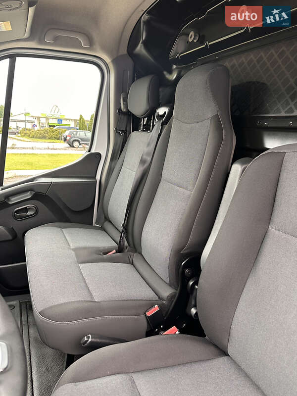 Вантажний фургон Renault Master 2021 в Дубні