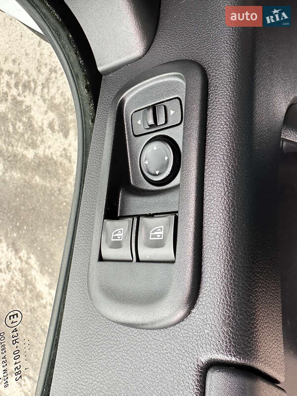 Вантажний фургон Renault Master 2021 в Дубні