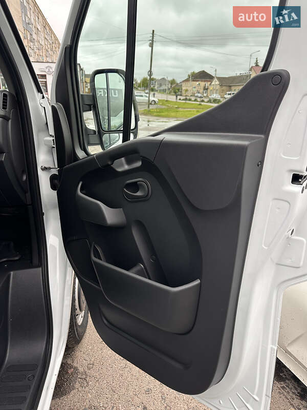 Вантажний фургон Renault Master 2021 в Дубні