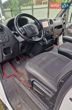 Грузовой фургон Renault Master 2017 в 