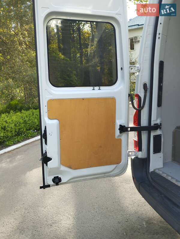 Грузовой фургон Renault Master 2016 в Ровно