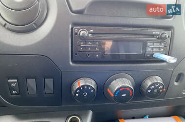 Грузовой фургон Renault Master 2015 в 